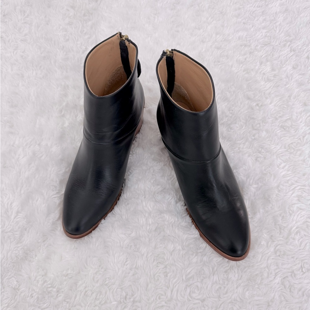 LIKE NEW Nisolo black leather heeled ankle boots